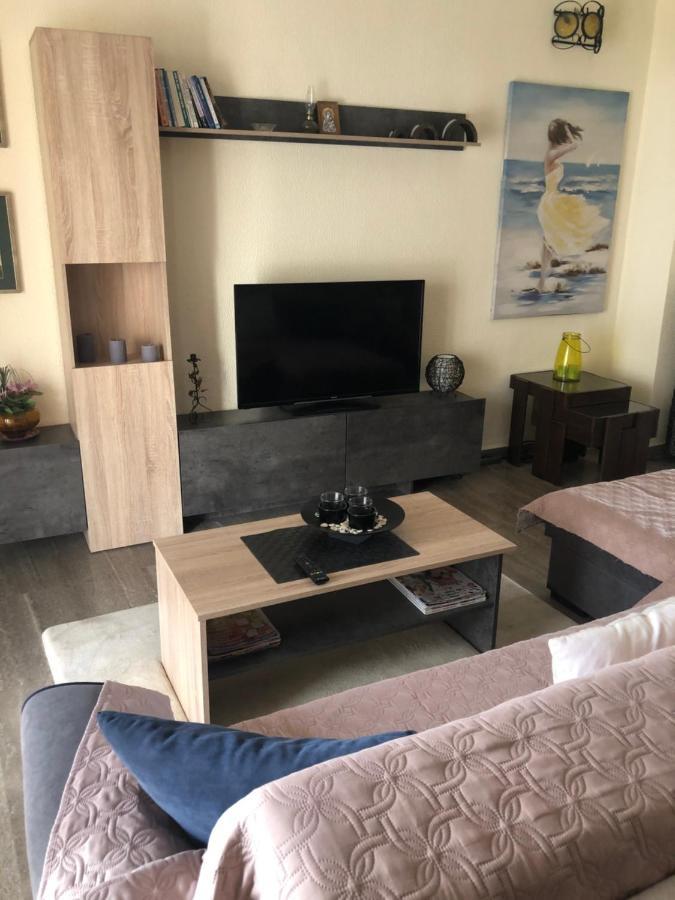 Joannas 2Brooms Sea Apartment Peraía 外观 照片
